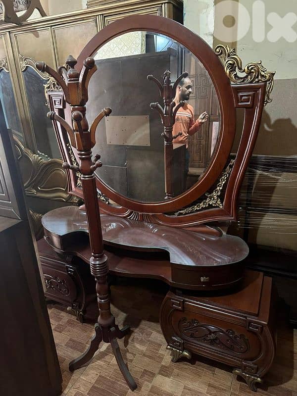 اوضة نوم ملكية مصرية خشب زان ولاتي كلا ملبسة قشرة زان سحاب 3