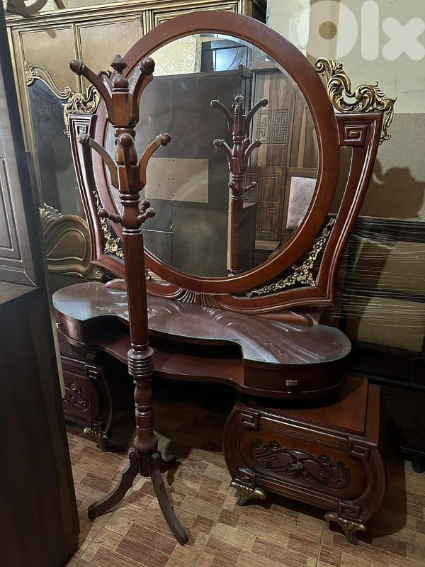 اوضة نوم ملكية مصرية خشب زان ولاتي كلا ملبسة قشرة زان سحاب 4