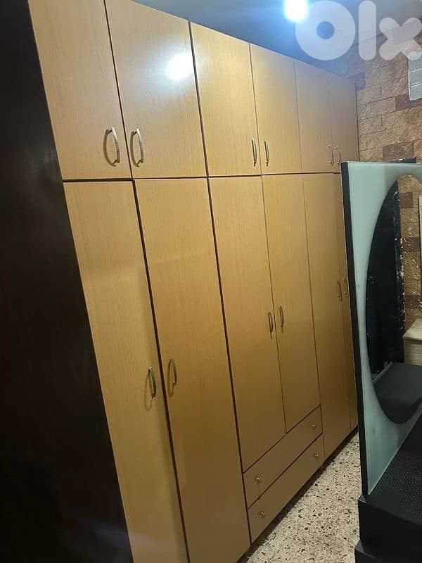 خزانة طابقين 12 درفة كتير نظيفة 3