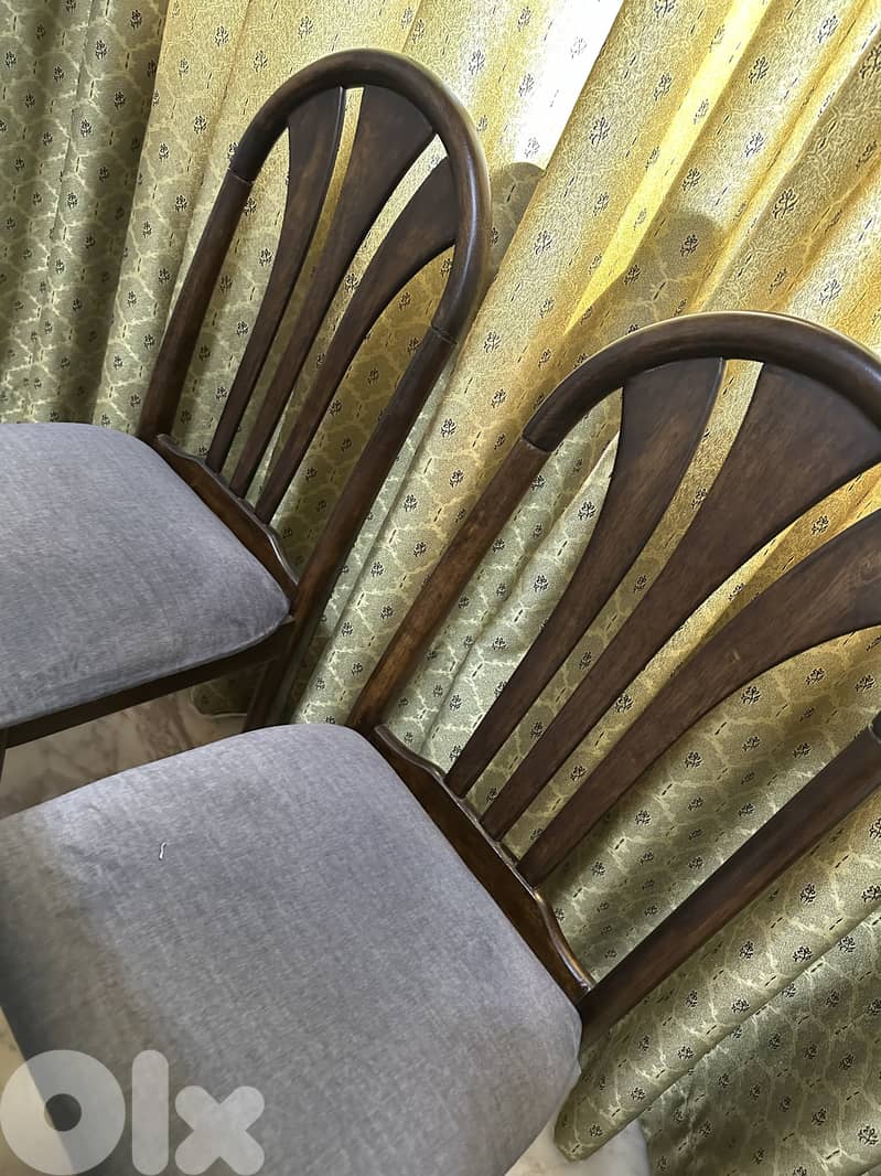 Dinning room 8 seats very good condition 2