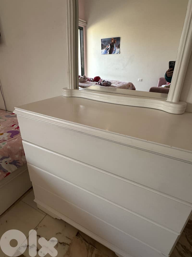 Dresser and bedside table 2