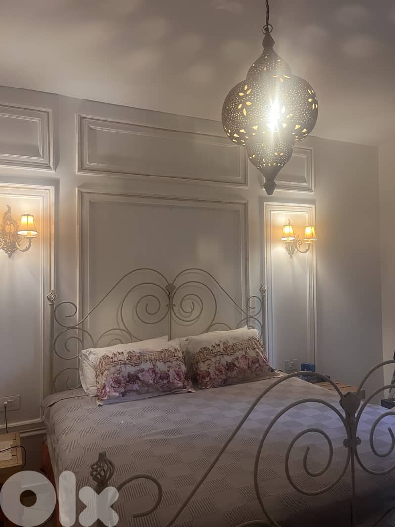 bed, curtain bar, 2 nightstands, iron 0