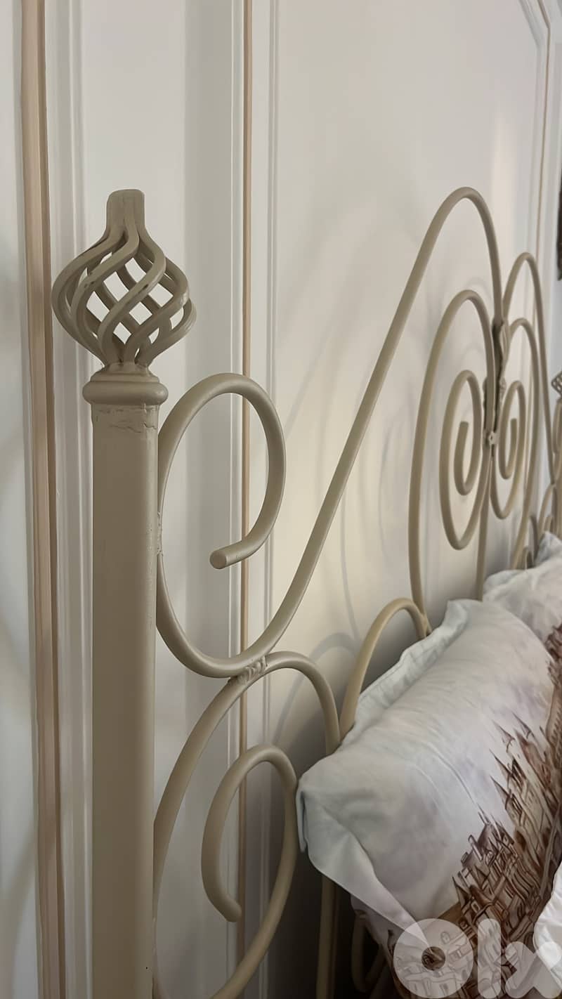 bed, curtain bar, 2 nightstands, iron 3