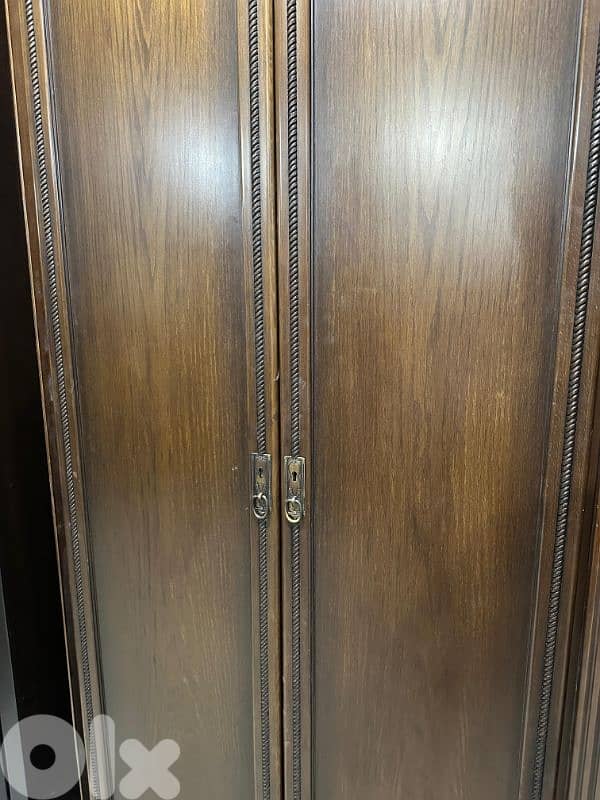 خزانة ست درف خشب زان ملبسة قشر 2