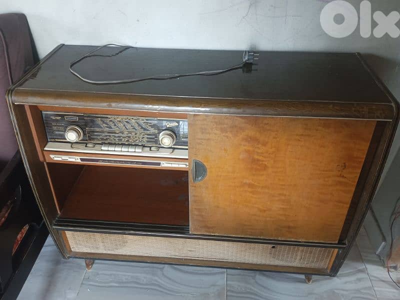 راديو الماني خزانة صنع عام 1958 حجم كبير مش شغال 0