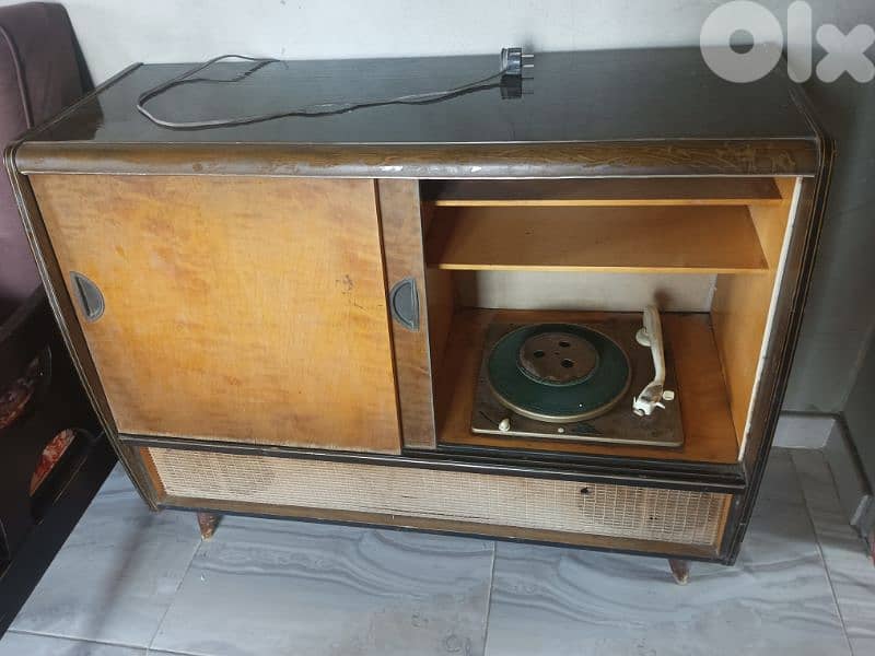 راديو الماني خزانة صنع عام 1958 حجم كبير مش شغال 1