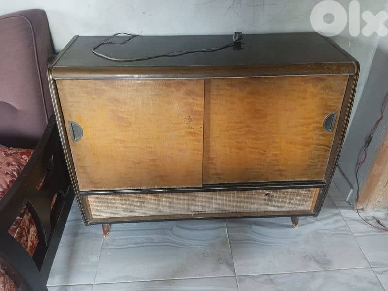 راديو الماني خزانة صنع عام 1958 حجم كبير مش شغال 2