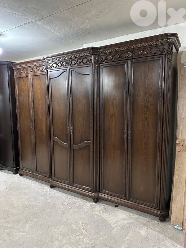 خزانة كبيرة ست درف شغل توصاية خشب زان ولاتي كلا ملبسة قشر زان 1