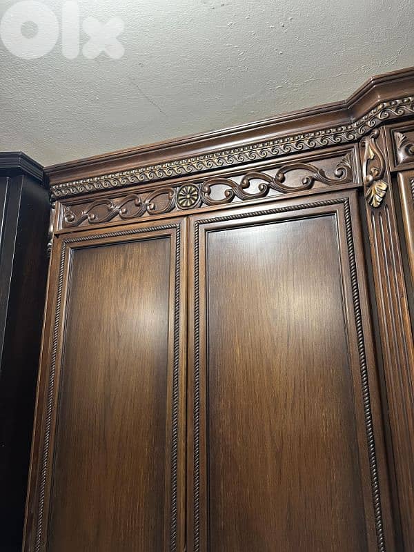 خزانة كبيرة ست درف شغل توصاية خشب زان ولاتي كلا ملبسة قشر زان 2