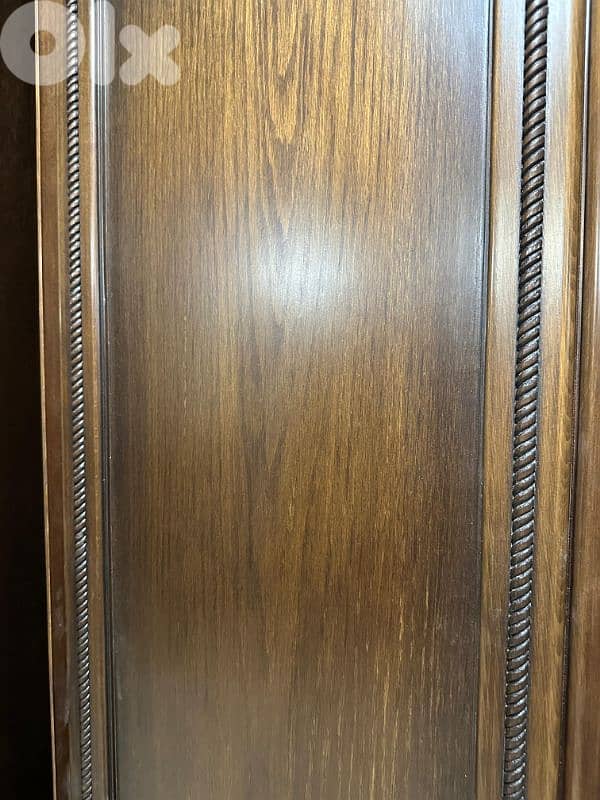 خزانة كبيرة ست درف شغل توصاية خشب زان ولاتي كلا ملبسة قشر زان 4