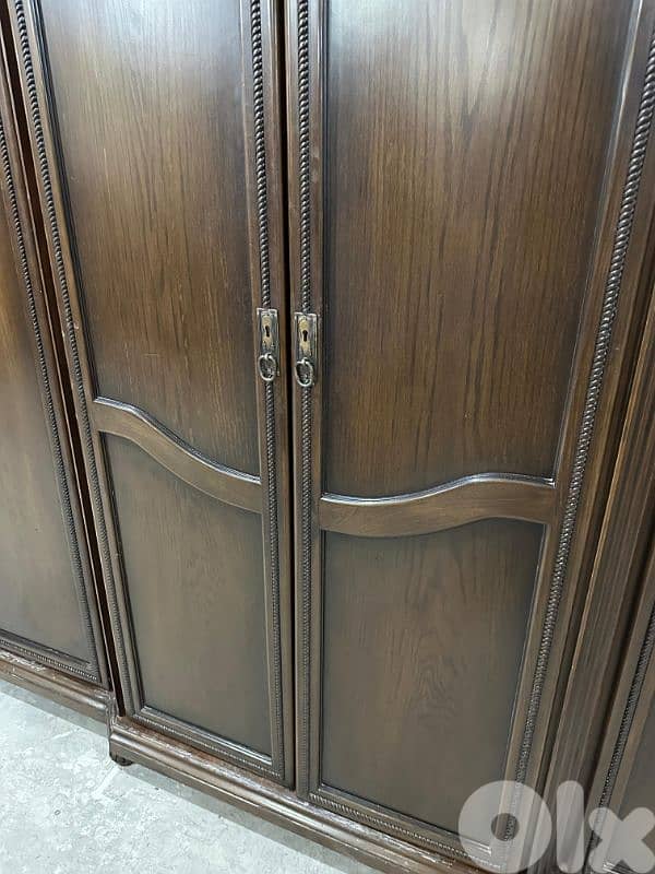 خزانة كبيرة ست درف شغل توصاية خشب زان ولاتي كلا ملبسة قشر زان 6