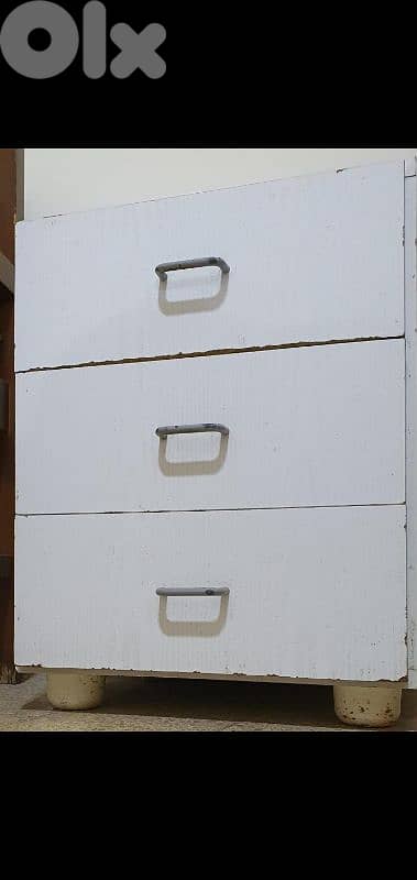 كومودين أبيض ٣ جارور نظيف ٢٠ دولار بيروت  ٠٣٧٢٣٨٩٥ 2