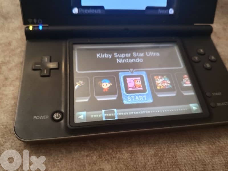Nintendo DSi XL 4