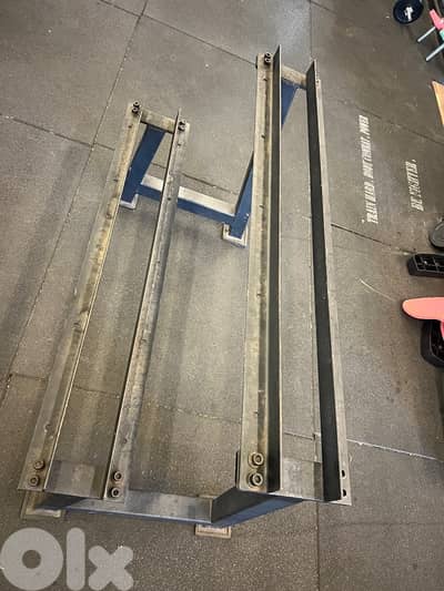 عدة كاملة مع ٥٠ كيلو اوزان صحون