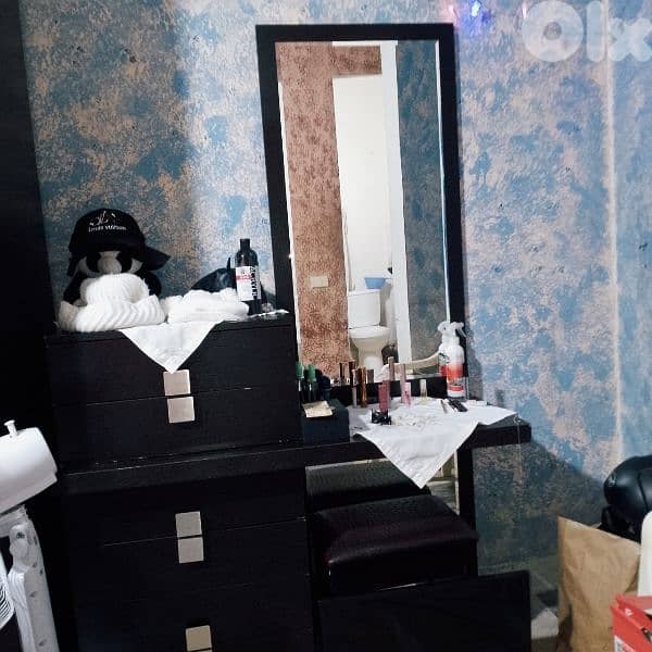 غرفة نوم مستعملة شبه جديدة فرش تقيل ومرتب كتير 1