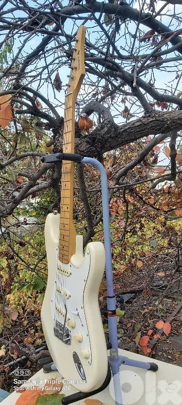 Electric guitar Brand Samick 2