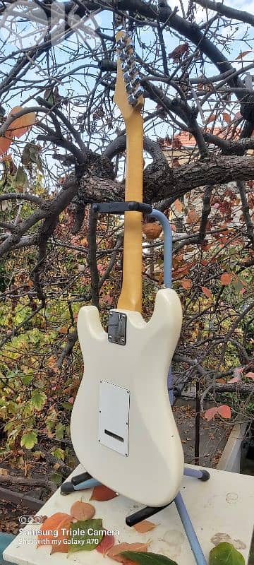 Electric guitar Brand Samick 5