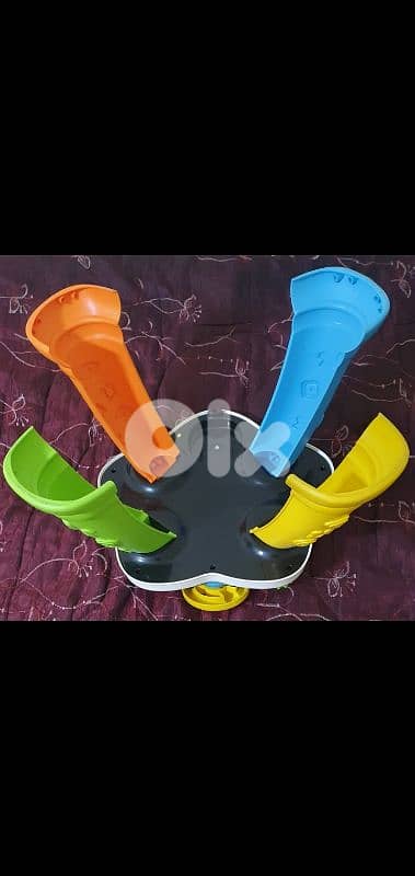 Baby activity  table  very clean like new 30$ byrt ashrafiye  03723895 4