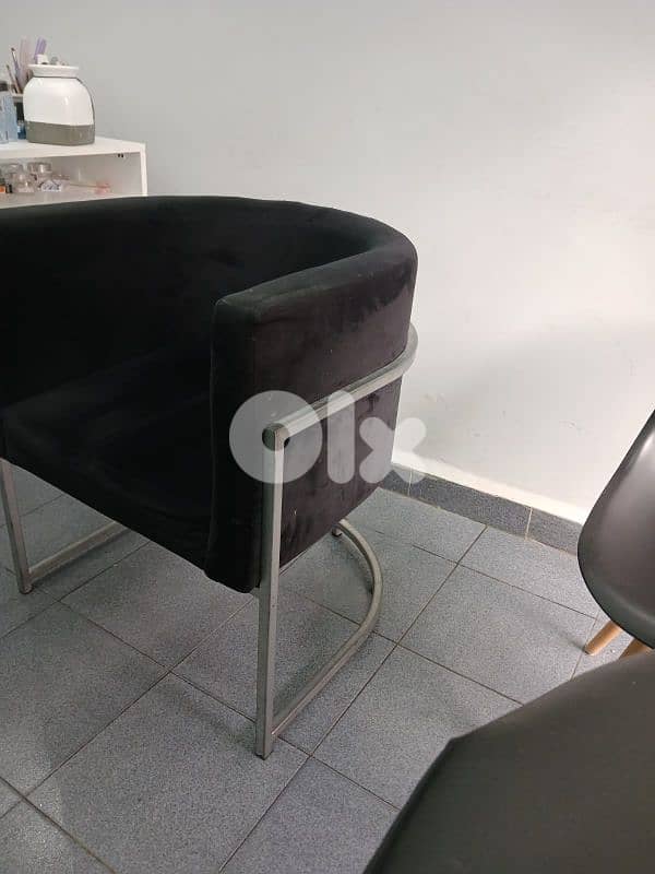 أغراض للبيع 6