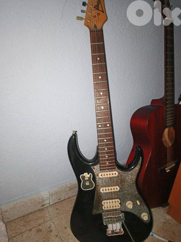 Ibanez guitar and zoom gfx-8 multi effects pedal 1