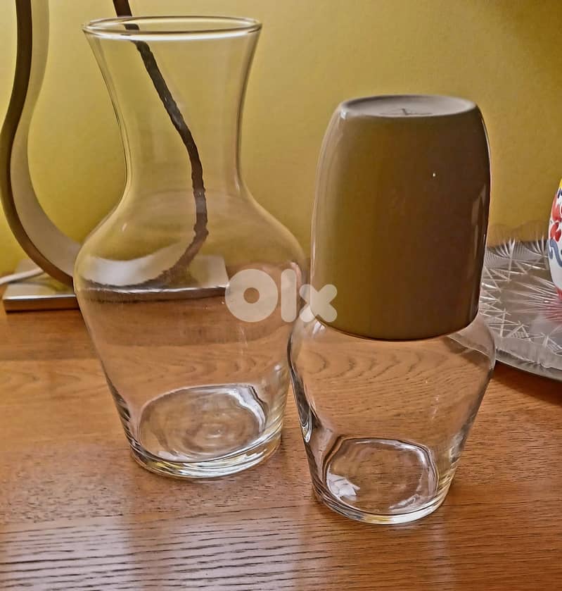 Set of 2 Arcoroc A Vin Carafes (1L + 0.5L) with Cup 2