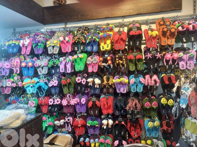 شروة تجهيز محل احذية + بضاعة جديدة -  سعر لقطة 8