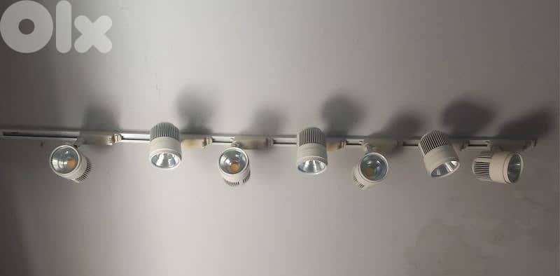 شروة تجهيز محل احذية + بضاعة جديدة -  سعر لقطة 9