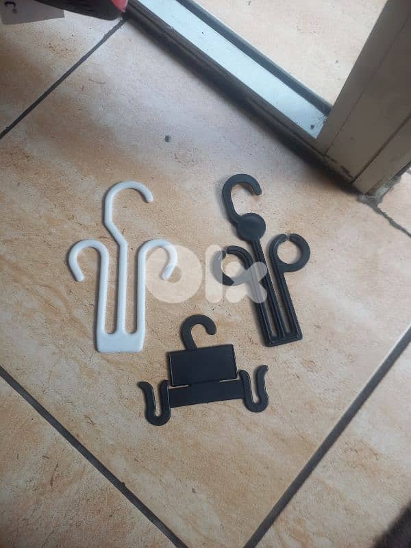 شروة تجهيز محل احذية + بضاعة جديدة -  سعر لقطة 10