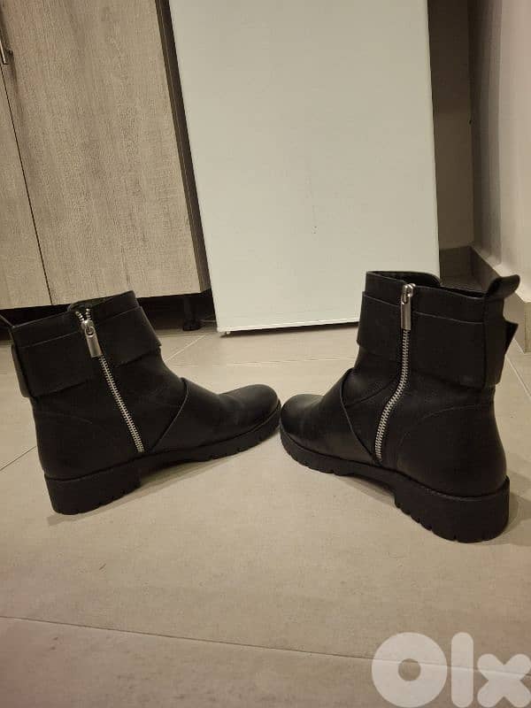 Stradivarius Leather Boots (original) - Size 40 1