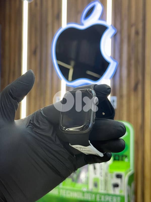 apple watch series 6 44mm in mint condition 0