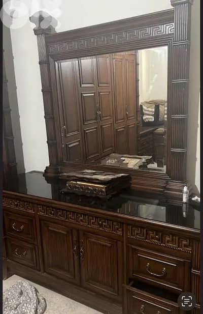 Beautiful Bedroom Set – Good Condition – Free Mattress