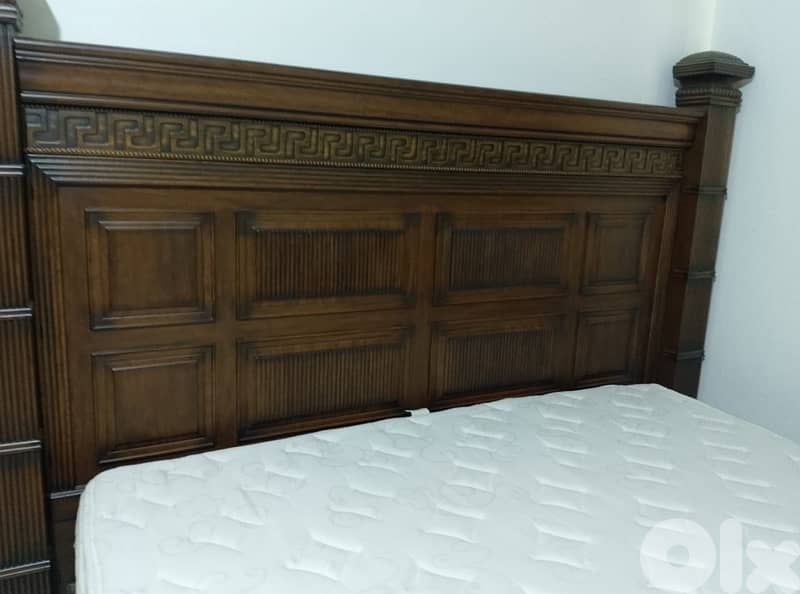 Beautiful Bedroom Set – Good Condition – Free Mattress 2