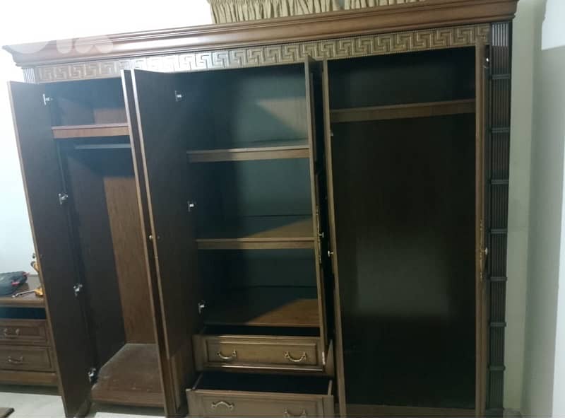 Beautiful Bedroom Set – Good Condition – Free Mattress 3