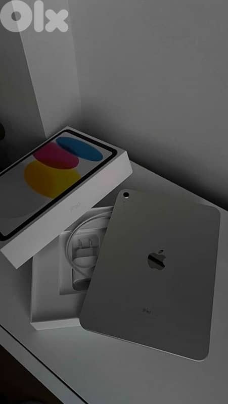 iPad 10 like new + pencil 0