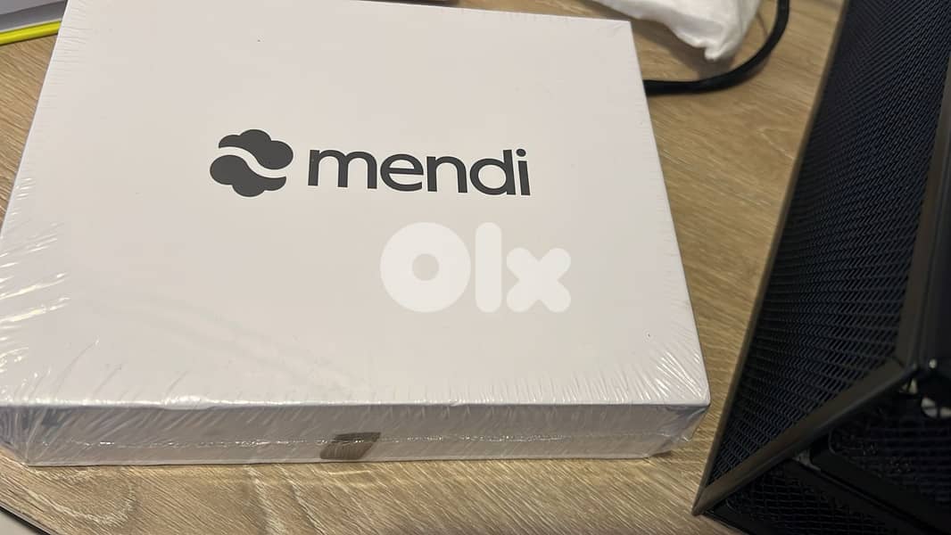 The Mendi Headset 1