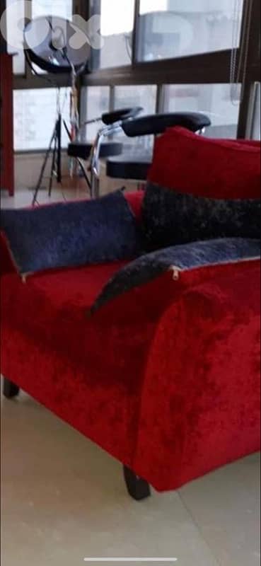 red sofa 0