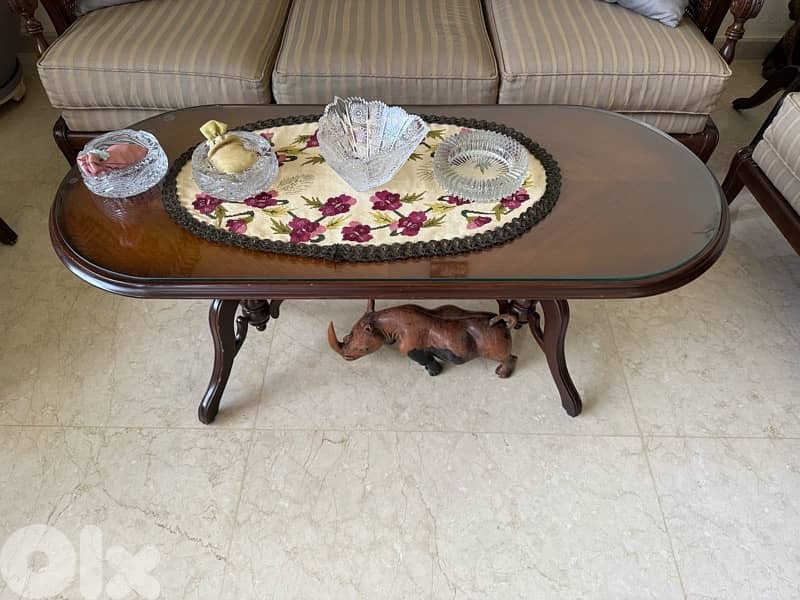 used living room in good condition 4