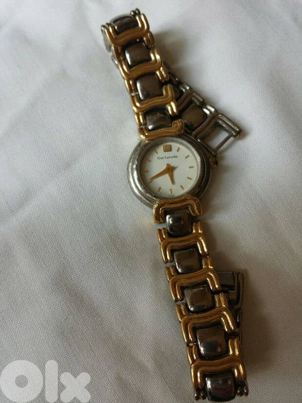 Old Guy Laroche (broken glass) - Not negotiable 0