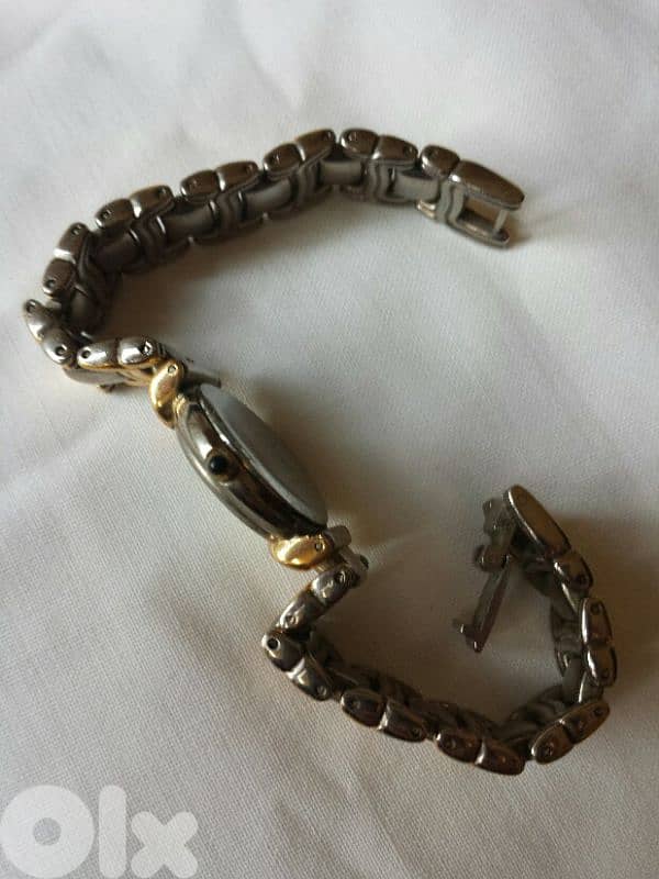 Old Guy Laroche (broken glass) - Not negotiable 1