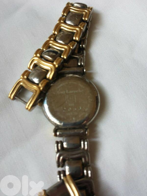 Old Guy Laroche (broken glass) - Not negotiable 2