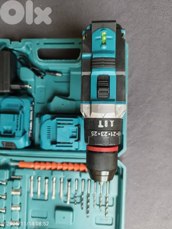 مفك ومقدح بطارية ماركة makita قلب نحاس رأس حديد صناعي جدران . حديد . خشب 1