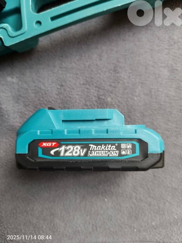 مفك ومقدح بطارية ماركة makita قلب نحاس رأس حديد صناعي جدران . حديد . خشب 5