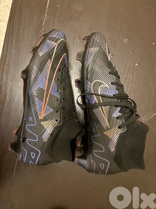 football shoes used حذاء قرة قدم مستعمل 2