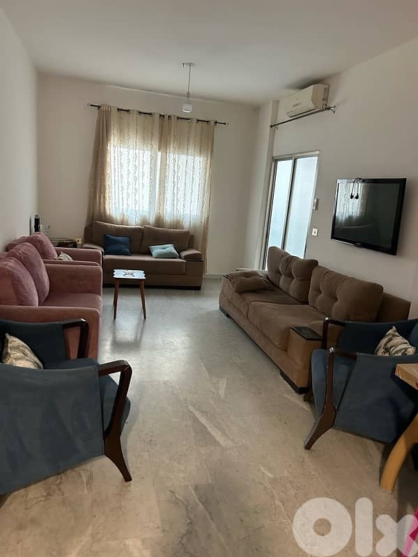 Full Living room USD 900 0