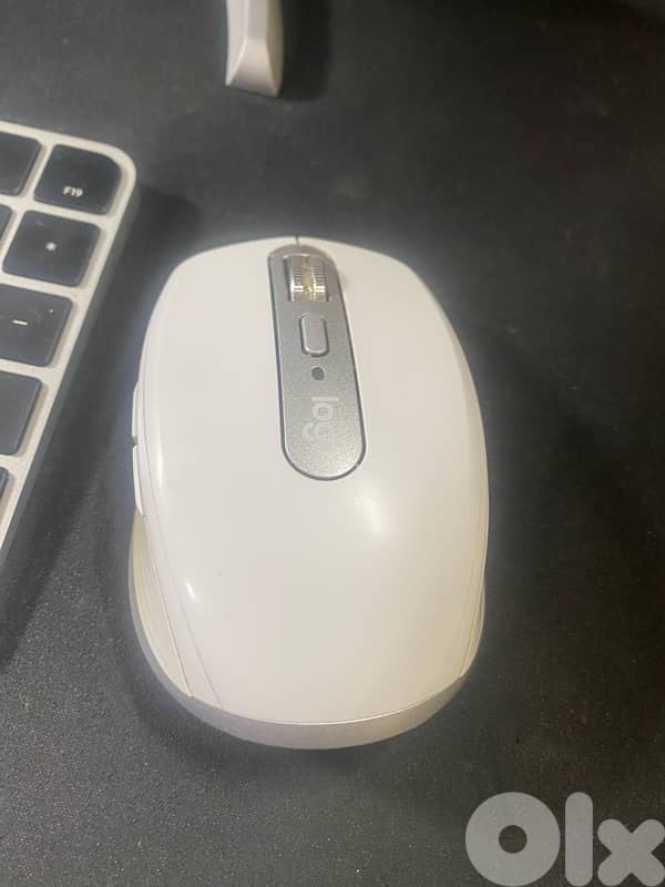 Logitech MX Anywhere 3 + Logitech K480 Keyboard (Bundle) – $50 2