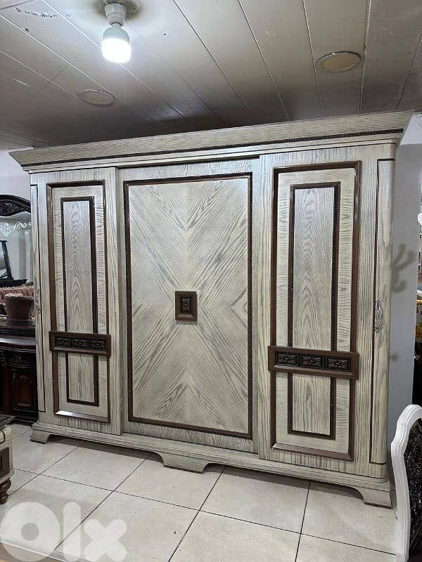 اوضة نوم ملكية مصرية خشب زان ولاتي كلا ملبسة قشرة سنديان سحاب 1