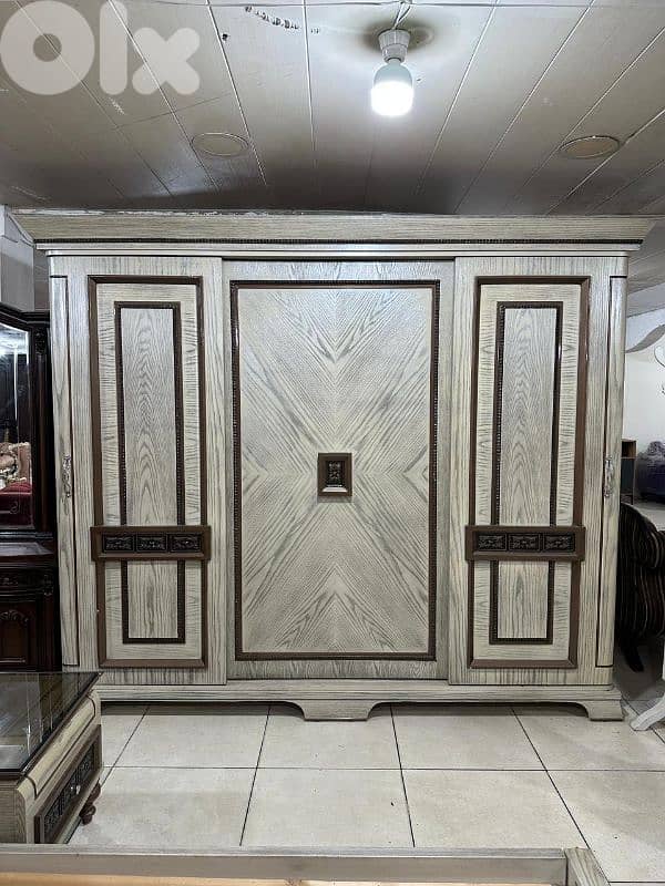 اوضة نوم ملكية مصرية خشب زان ولاتي كلا ملبسة قشرة سنديان سحاب 2