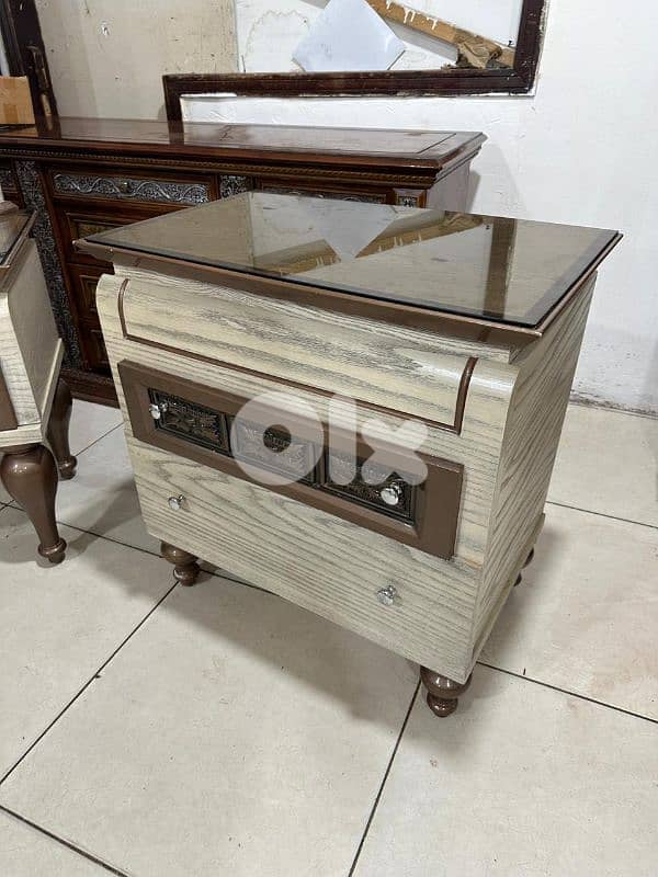 اوضة نوم ملكية مصرية خشب زان ولاتي كلا ملبسة قشرة سنديان سحاب 10