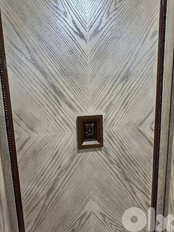 اوضة نوم ملكية مصرية خشب زان ولاتي كلا ملبسة قشرة سنديان سحاب 17