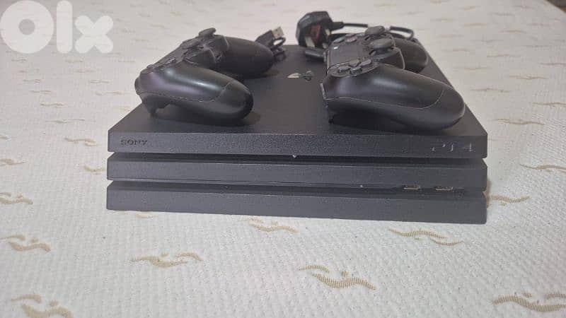 PS4 PRO 1